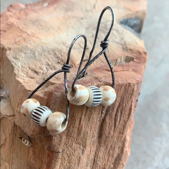 Jewelry: Earrings - Picture 1 of 1